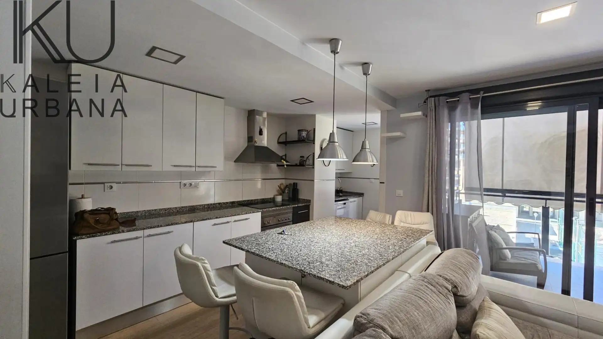 Flat for sale in PAU 5