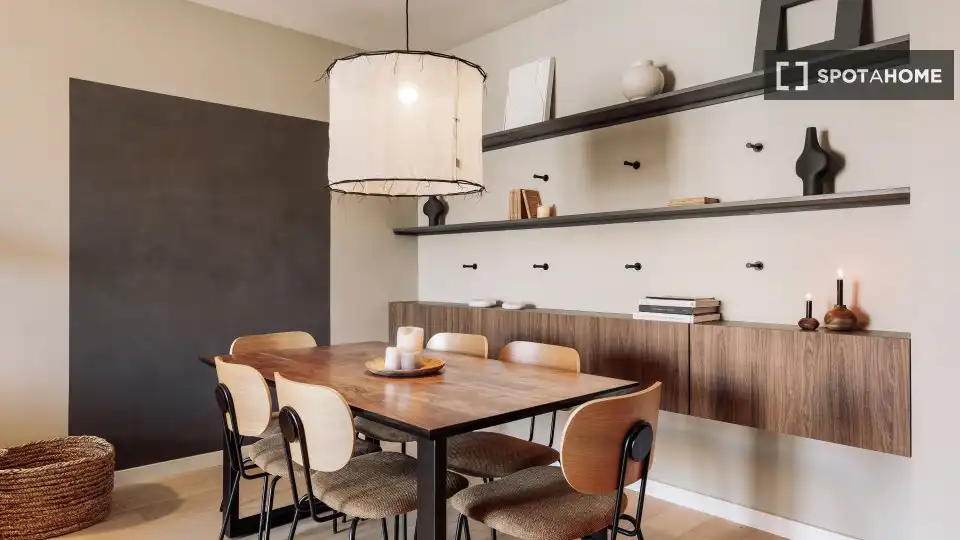 Comedor de Piso de alquiler en Barcelona con Aire acondicionado, Calefacción y Amueblado