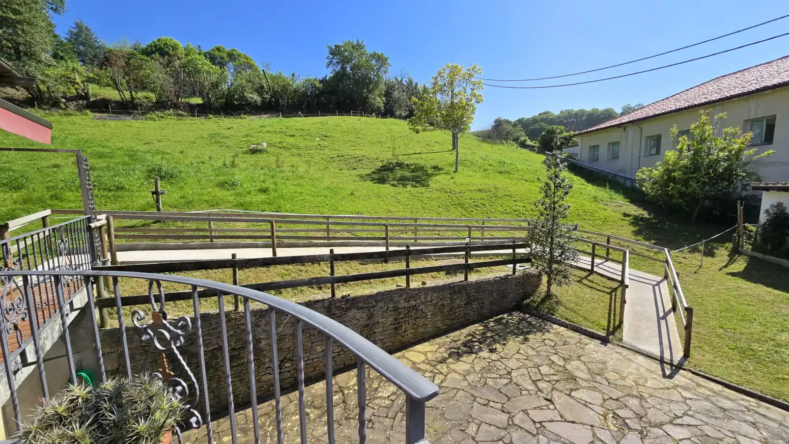 Vista exterior de Casa o chalet en venta en Alfoz de Lloredo con Calefacción, Jardín privado y Parquet