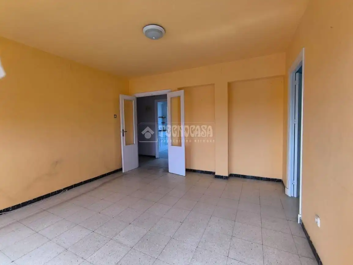 Piso en venta en Huelva con Balcón