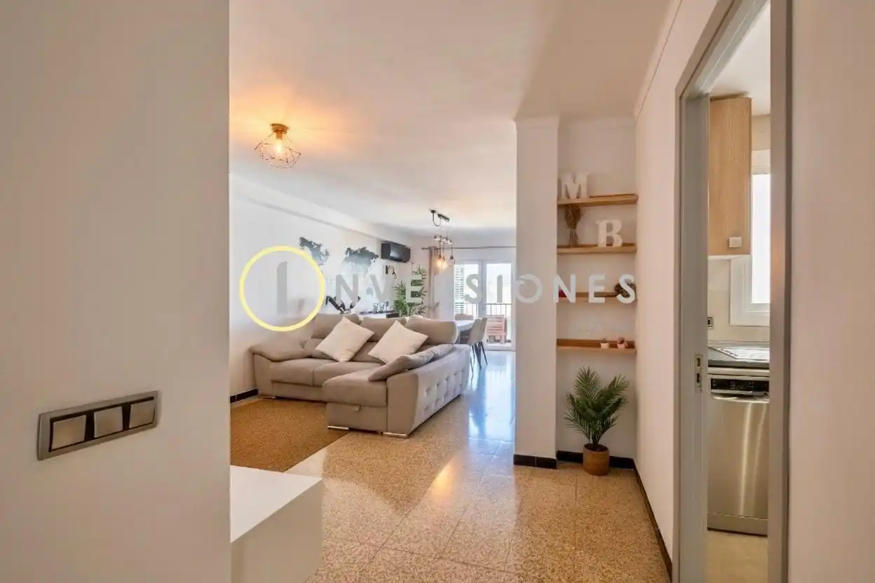 Wohnung zum Verkauf in Pollença mit Klimaanlage, Terrasse und Abstellraum