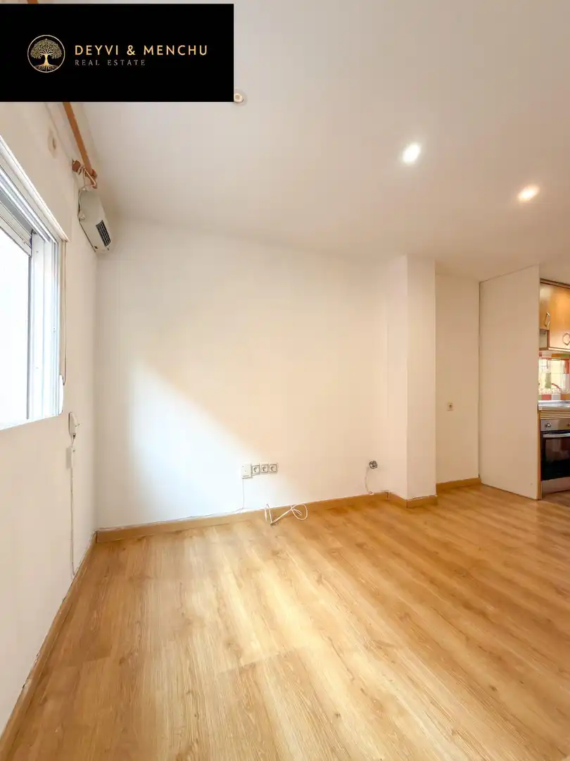 Flat for sale in Madrid  with Heating and Alarm