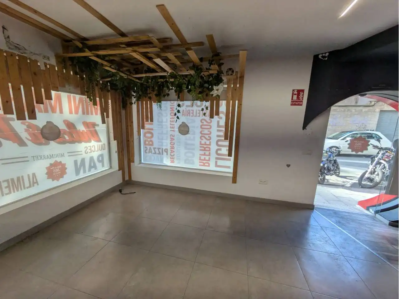 Geschaftsraum zur Miete in Calle Pi i Margall, Plaza Castelar - Mercado Central