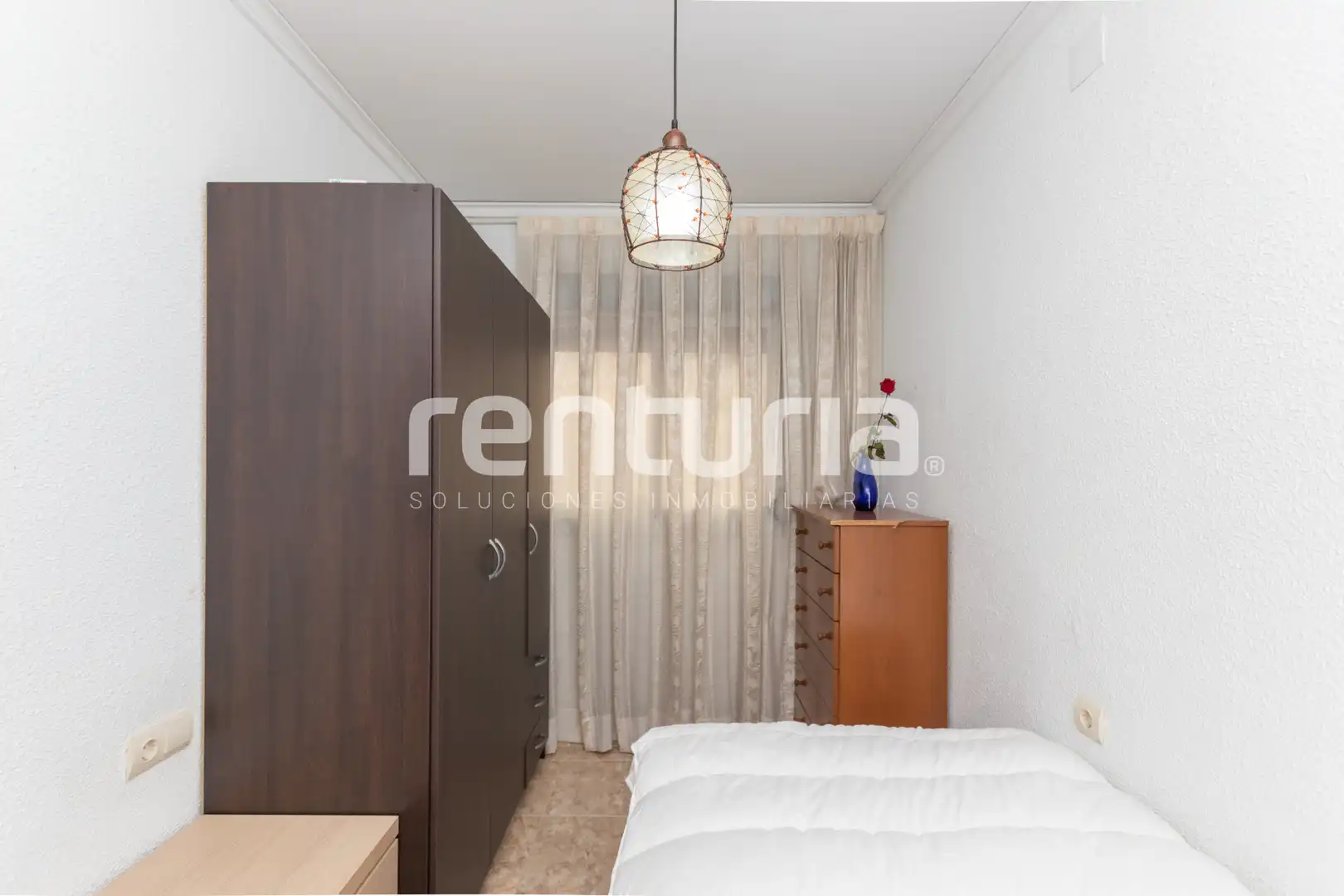 Bedroom of Flat for sale in Valencia  with Air Conditioner, Heating and Terrace