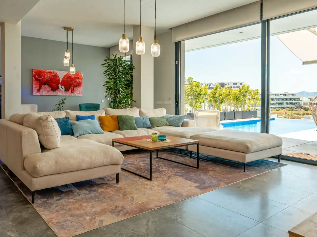Chalet con piscina en venta en Golf Bahía, imagen 13