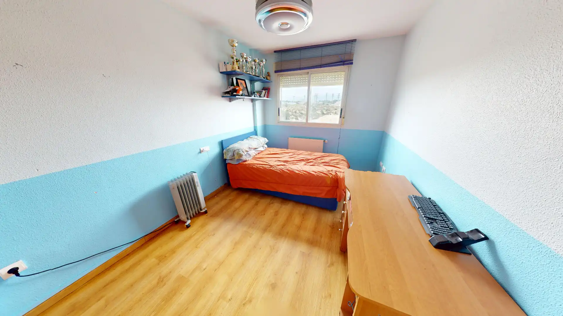 Habitación de Piso en venta en Alicante / Alacant con Aire acondicionado, Calefacción y Terraza