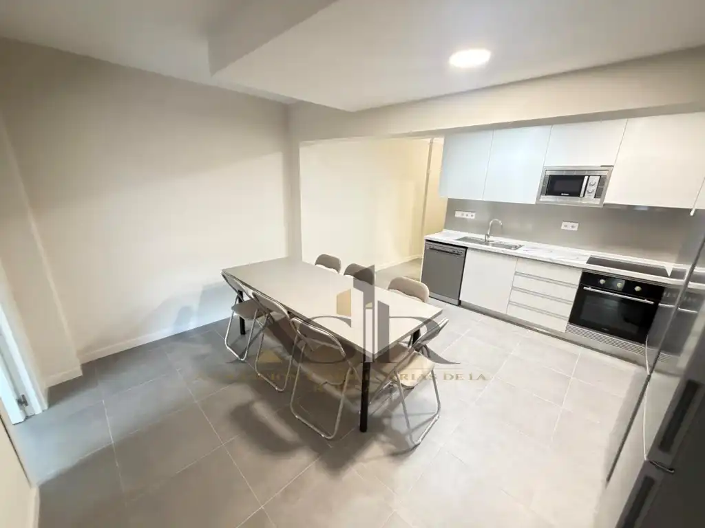 Wohnung zum Verkauf in Casc Urbà, imagen 2