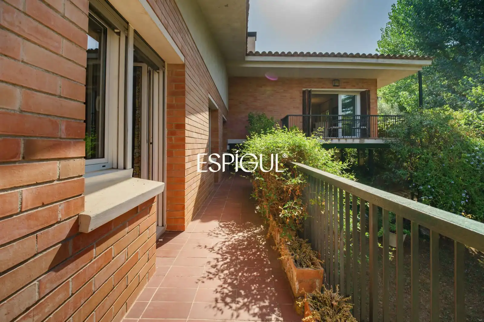 Vista exterior de Casa o chalet en venta en Cerdanyola del Vallès con Calefacción, Terraza y Trastero