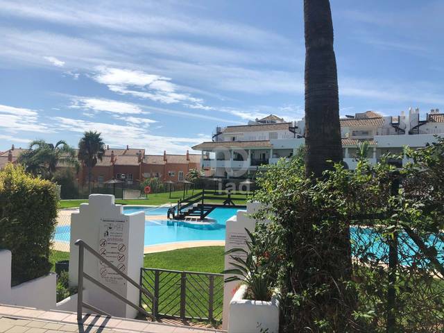 Piso en Alquiler en  Calle PETUNIA S/N, S/N en Cortijo Torrequebrada