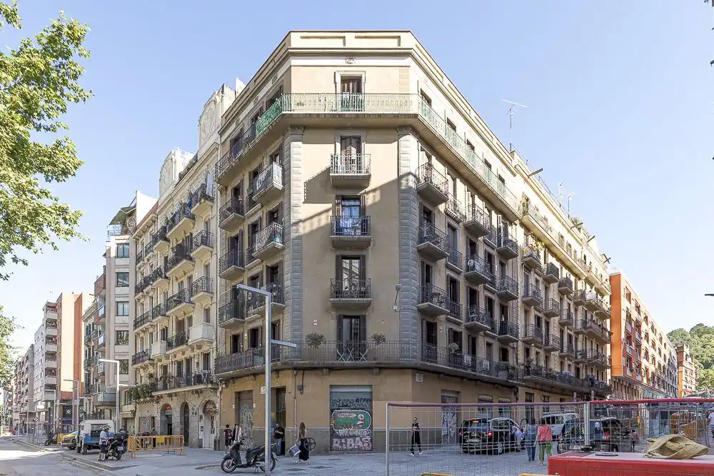 Exterior view of Flat for sale in Barcelona  with Air Conditioner and Heating