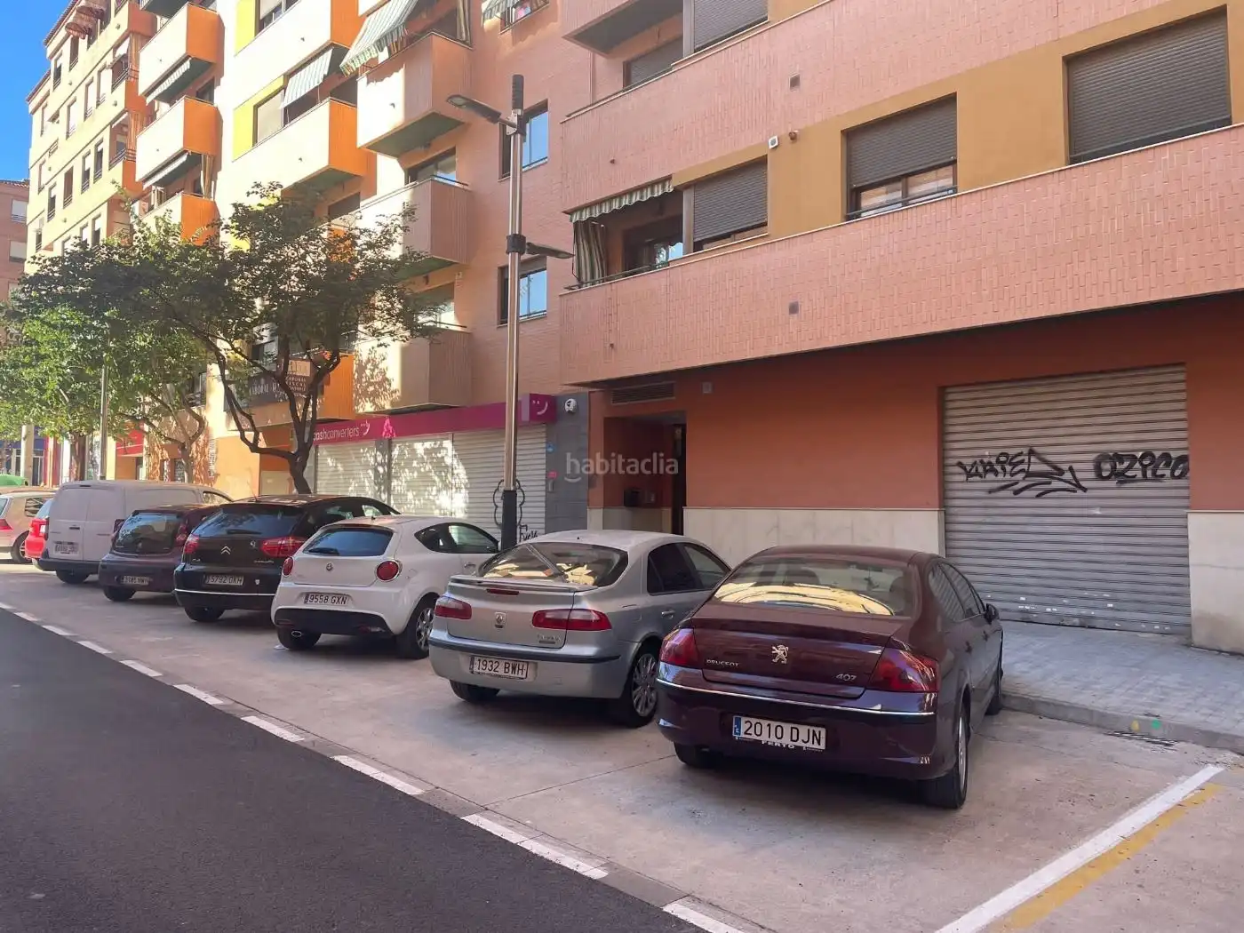Local comercial de lloguer a Carrer de les Germanies 86