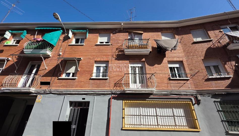 Foto 1 de Piso en venta en Valdeacederas, Madrid