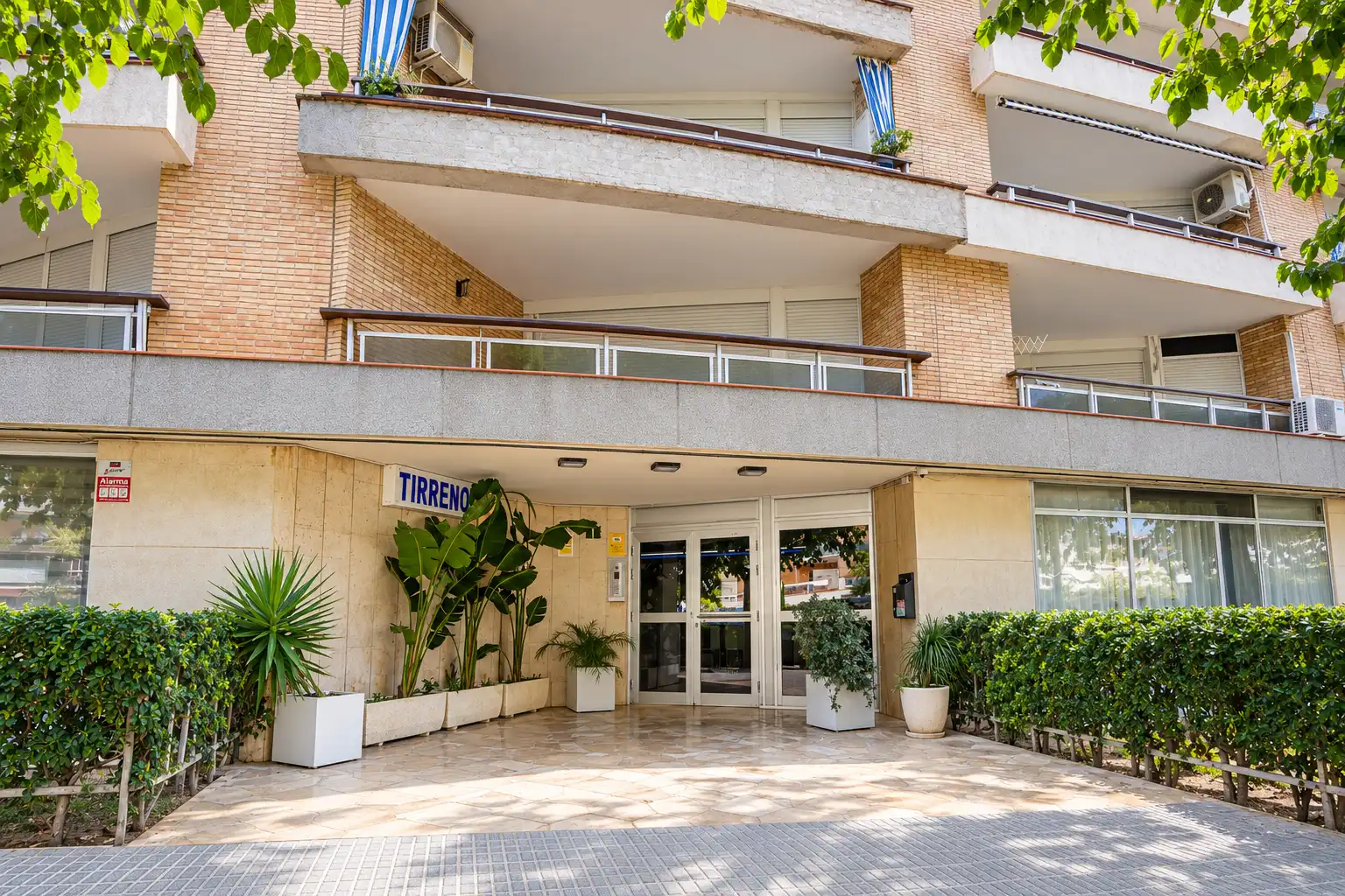 Vista exterior de Piso en venta en La Pineda