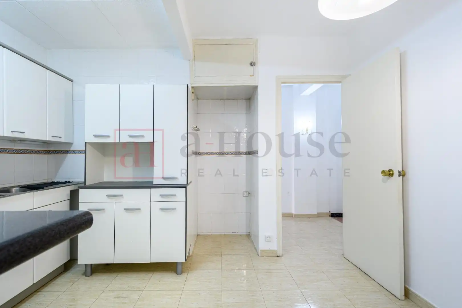 Cocina de Piso en venta en Barcelona con Trastero y Balcón