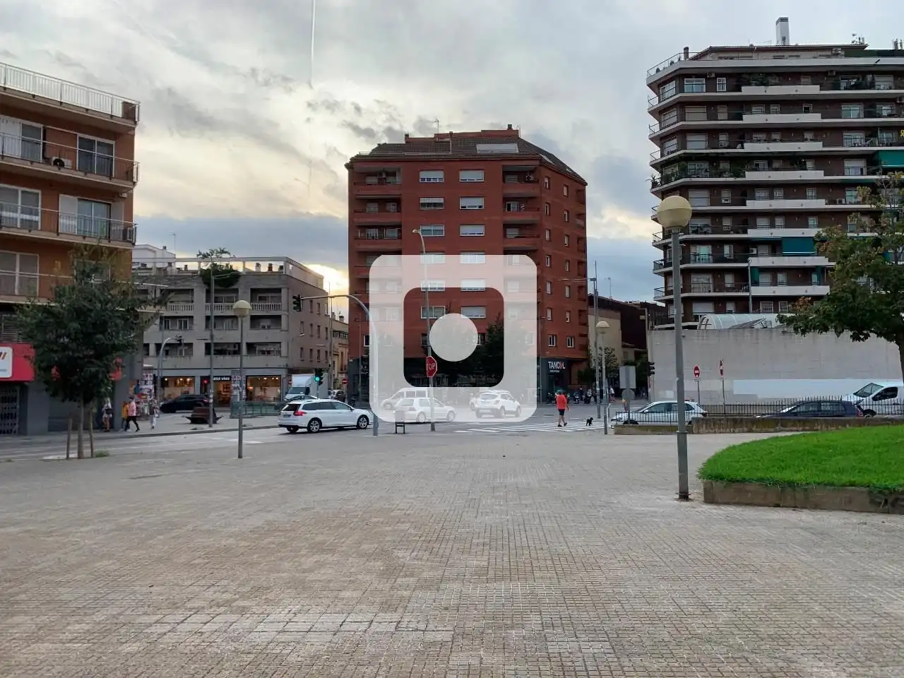 Local comercial de lloguer a Rambla Josep Tarradellas, imagen 4