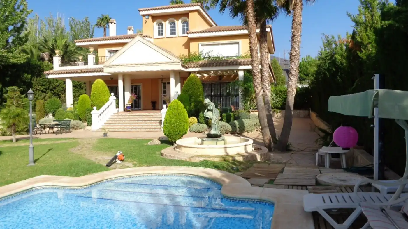 Jardín de Casa o chalet en venta en Petrer con Aire acondicionado, Calefacción y Jardín privado