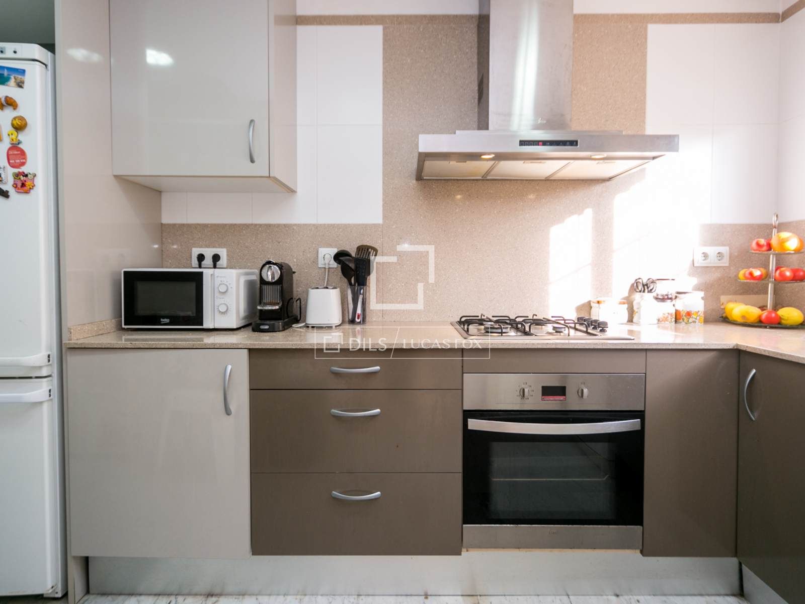 Cuina de Casa o xalet en venda en Castelldefels amb Jardí privat, Terrassa i Piscina