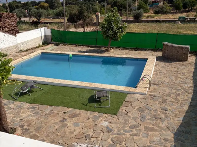Swimming pool of Industrial land for sale in San Vicente de Alcántara