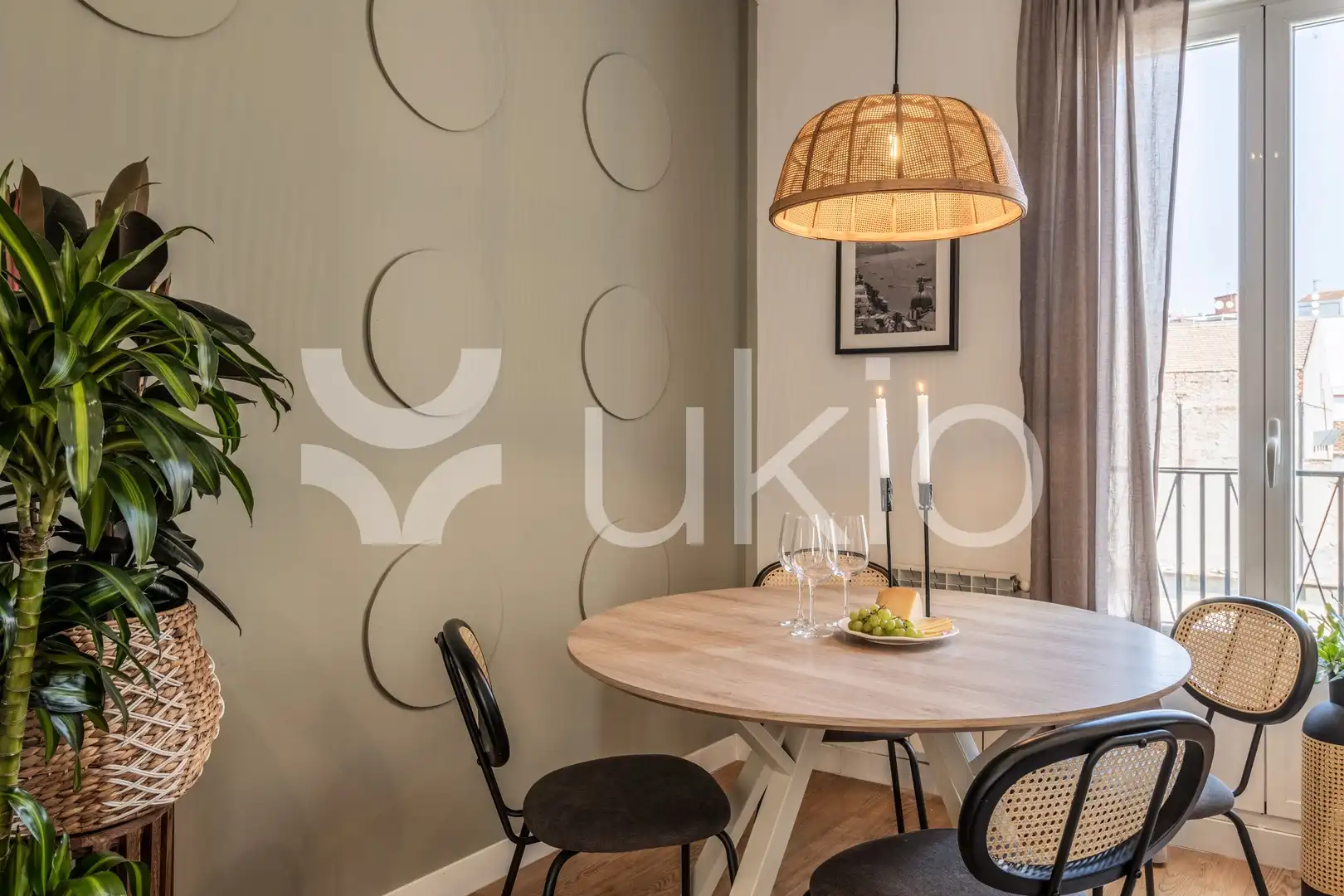 Comedor de Apartamento de alquiler en Madrid con Aire acondicionado, Calefacción y Amueblado