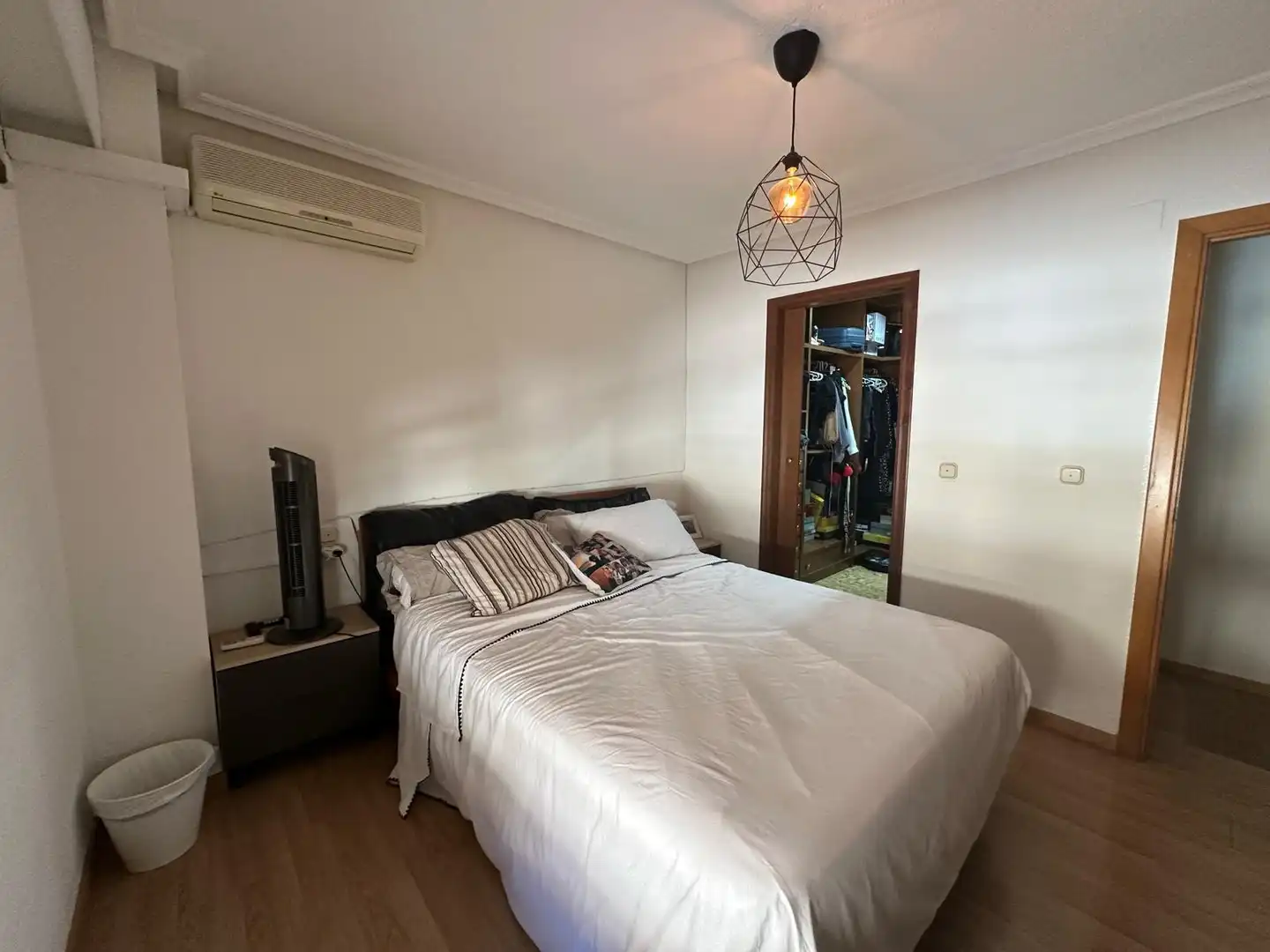 Habitación de Planta baja en venta en Elche / Elx con Aire acondicionado, Calefacción y Horno