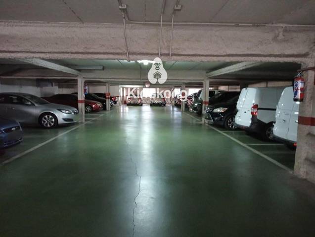 Garaje en Venta en Pozazal en Ensanche de Vallecas - La Gavia