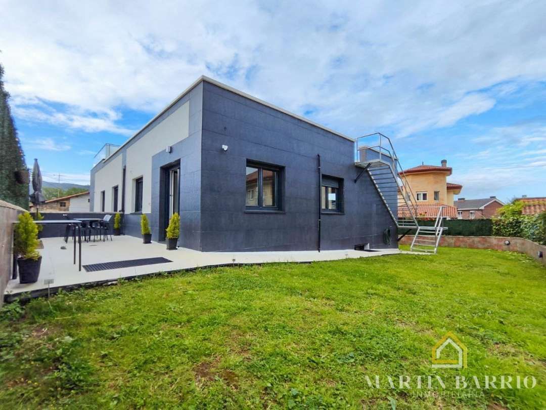 Exterior view of House or chalet for sale in Castro-Urdiales  with Heating, Private garden and Terrace