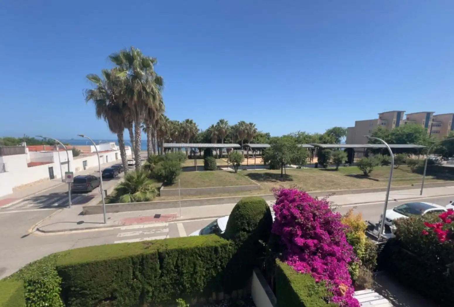 Vista exterior de Casa adosada en venda en Vilassar de Mar amb Jardí privat, Terrassa i Piscina