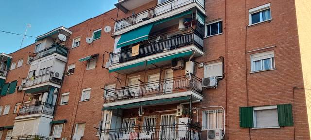 Piso en Venta en Calle del Parque de la Paloma en Zofio