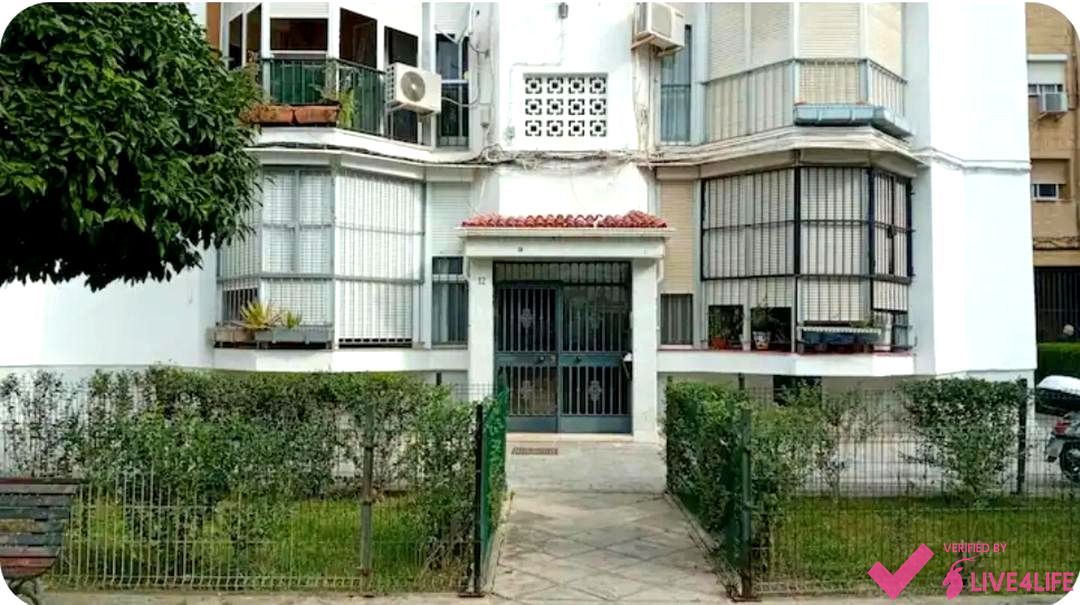 Exterior view of Flat to rent in  Sevilla Capital  with Air Conditioner, Terrace and Furnished