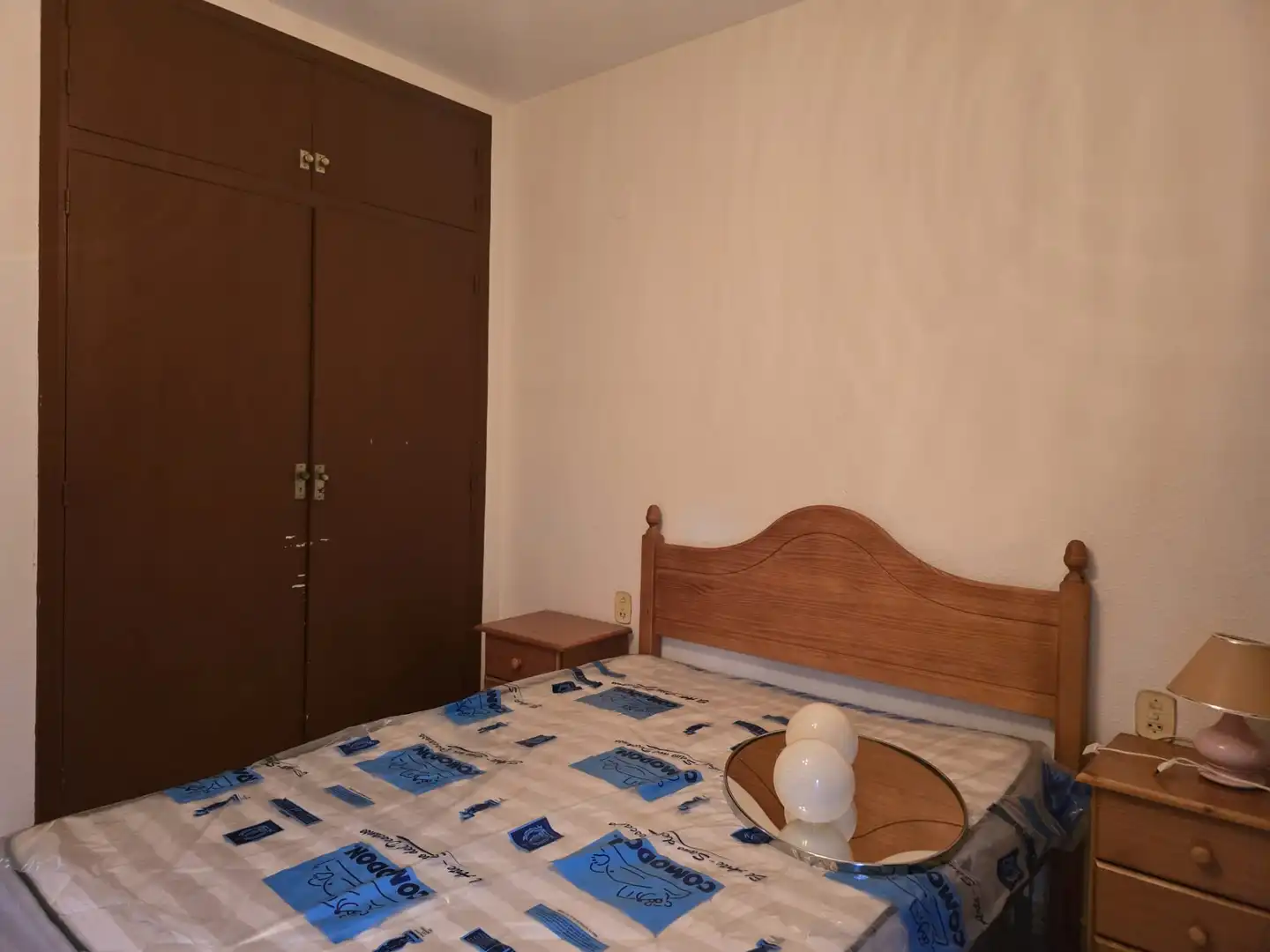 Habitación de Planta baja en venta en Castellón de la Plana / Castelló de la Plana con Amueblado y Balcón