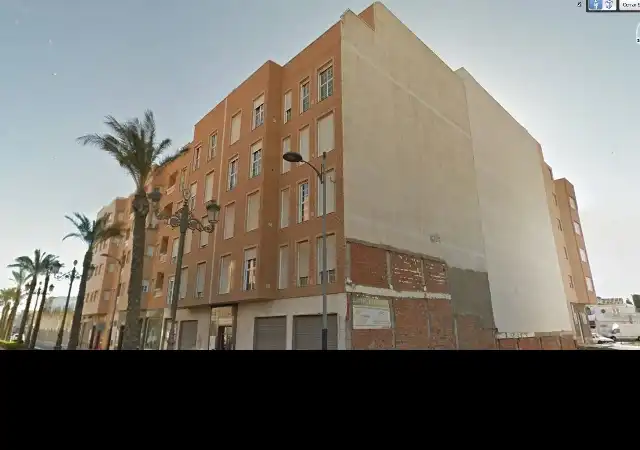 Vista exterior de Piso en venta en Roquetas de Mar