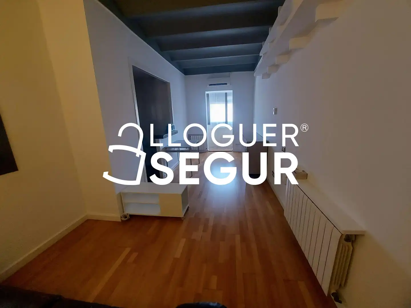Flat for rent in Barcelona  with Air Conditioner, Heating and Furnished