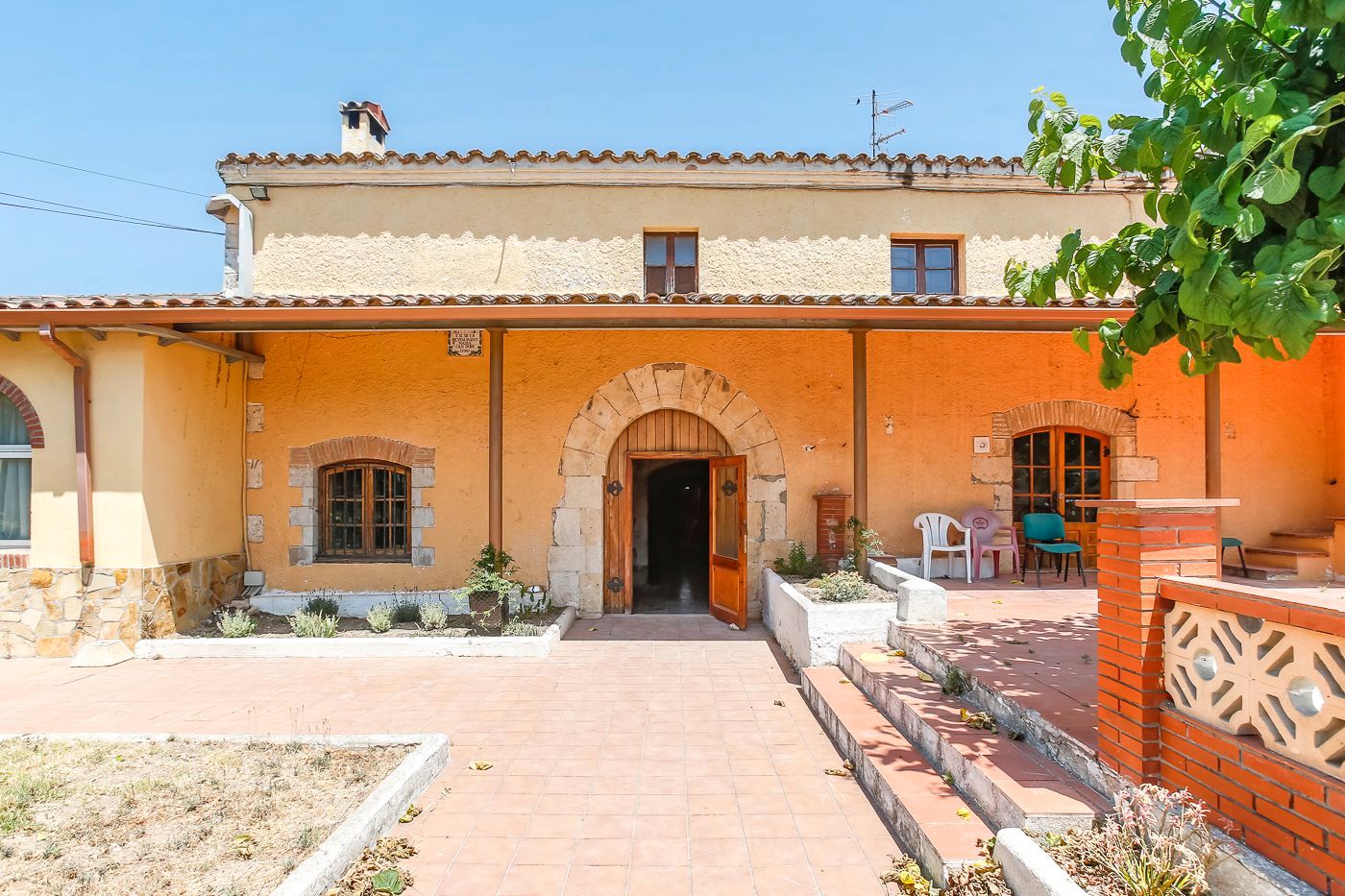 Exterior view of Country house for sale in Canyelles  with Terrace