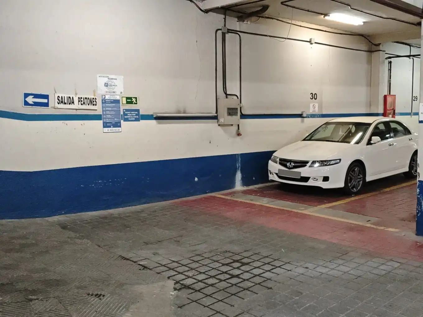 Parking of Garage for rent in Madrid  with Alarm