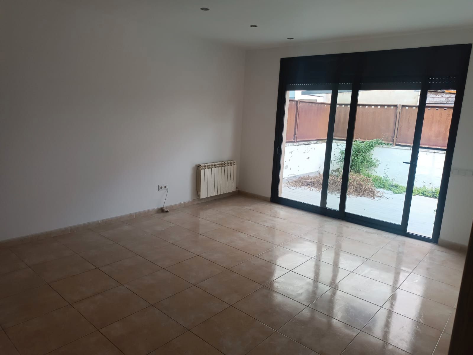 Casa adosada en venda en Les Preses amb Calefacció, Terrassa i Balcó