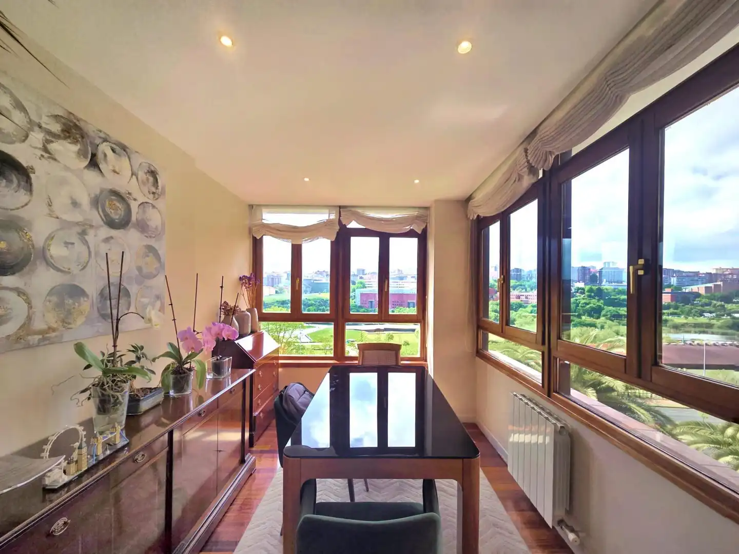 Esszimmer von Dachboden zur Miete in Santander mit Heizung, Privatgarten und Parkett
