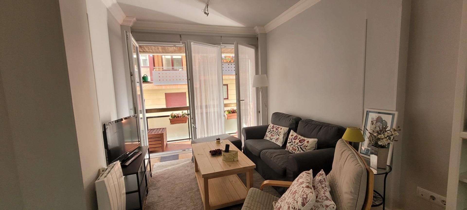 Living room of Flat to rent in Getxo   with Heating, Terrace and Balcony