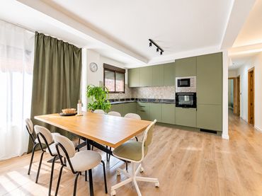 Apartament amb balcó en venda a Av. del Cid, 111, València, Spain