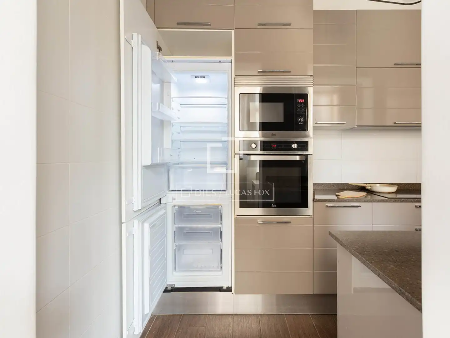 Cocina de Piso en venta en Barcelona con Calefacción, Parquet y Amueblado