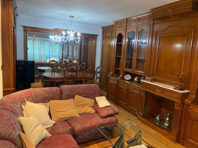 Living room of Flat for sale in Oviedo   with Heating, Parquet flooring and Furnished