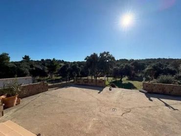 House with garden for sale in Los Cigarrales - La Bastida