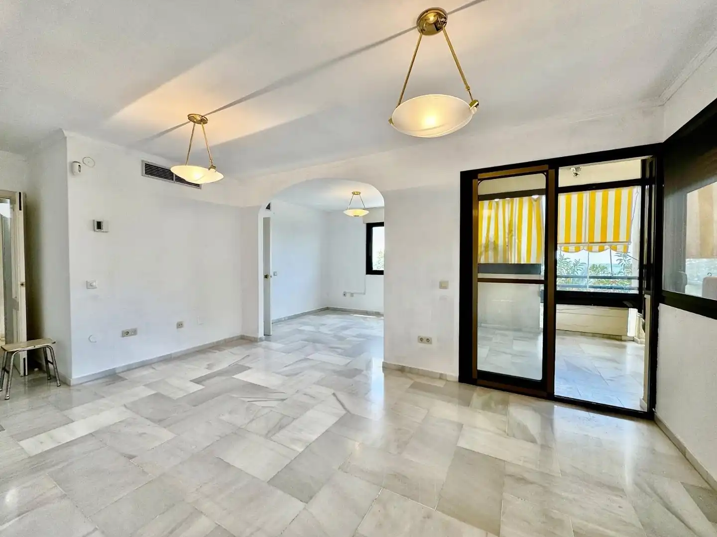 Apartment with terrace for sale in El Bajondillo, imagen 2