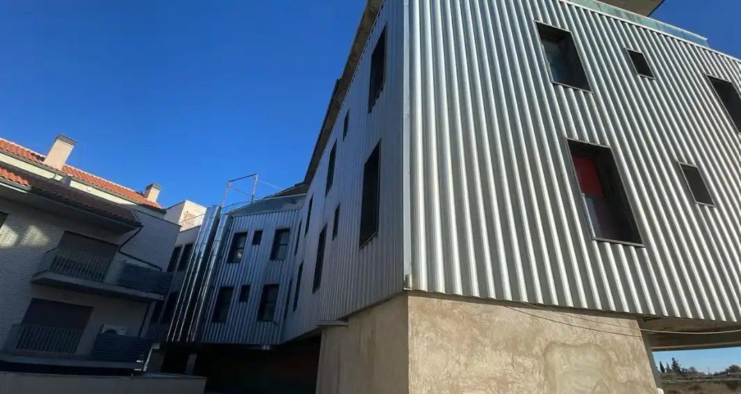 Edifici en venda a Agustina de Aragón, 2, La Muela