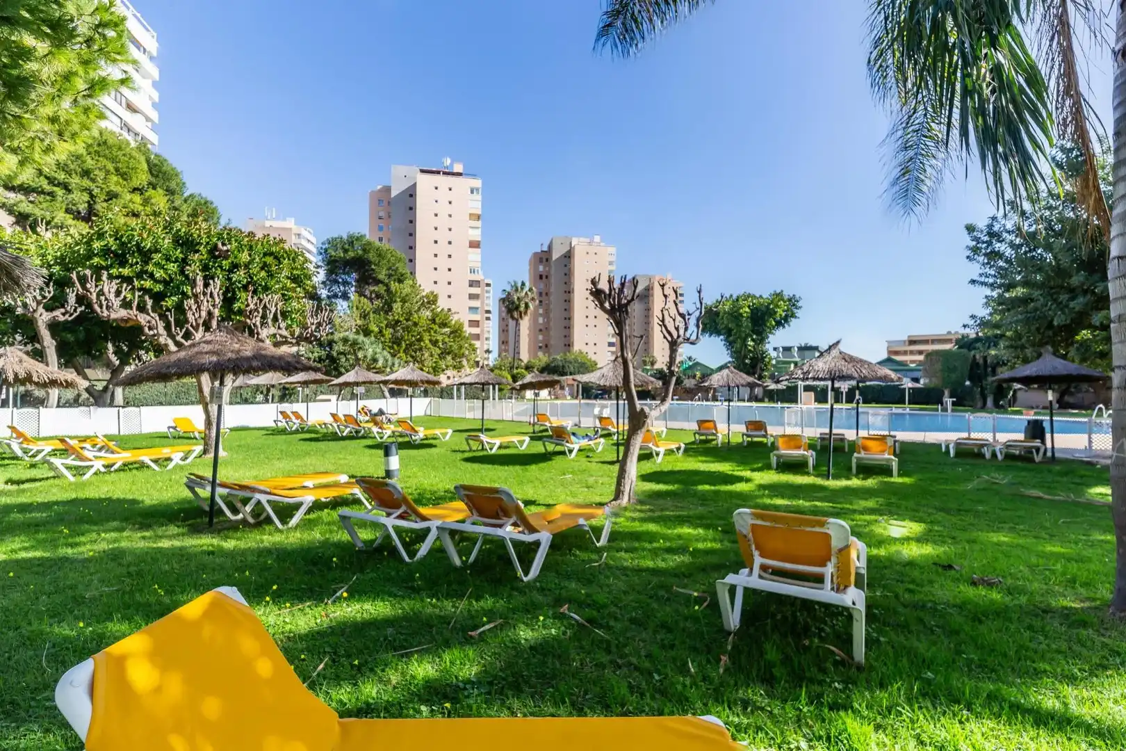 Jardín de Piso en venta en Torremolinos con Aire acondicionado, Jardín privado y Terraza