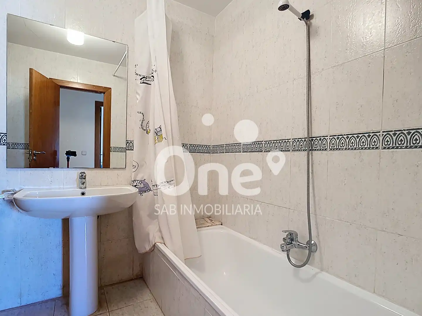 Bany de Casa o xalet de lloguer en San Antonio de Benagéber amb Calefacció, Jardí privat i Parquet