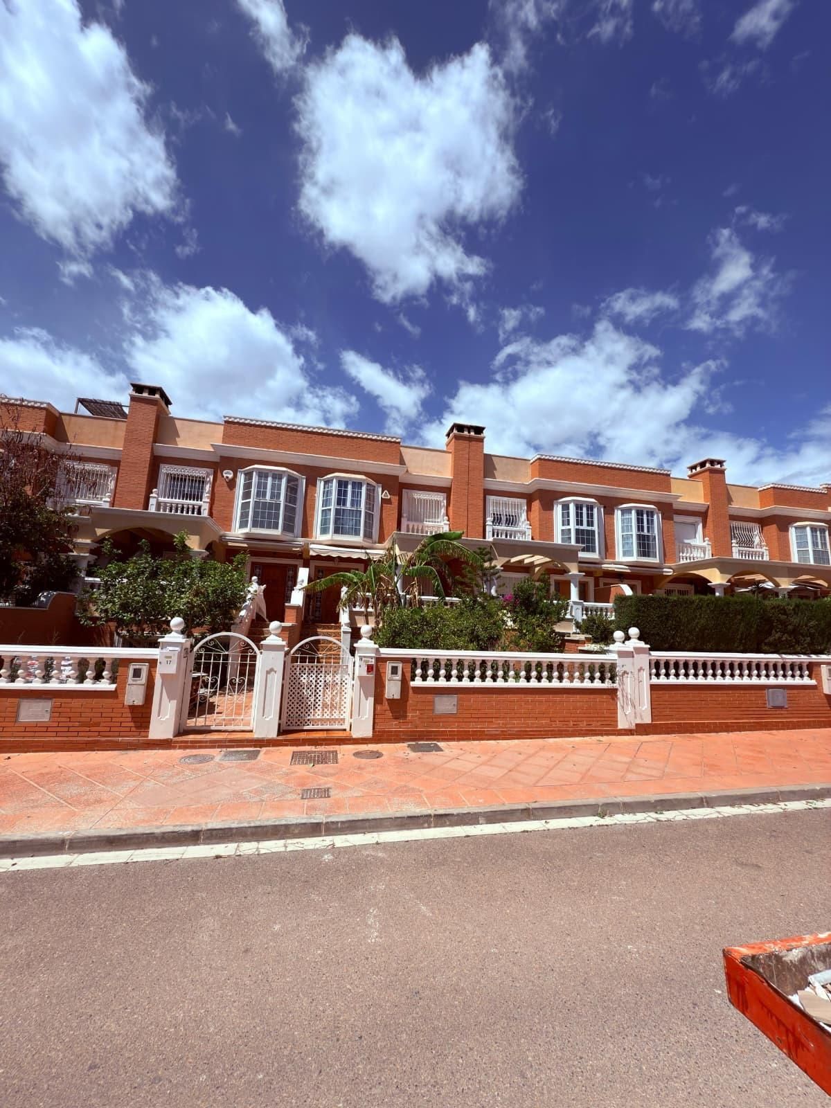 Exterior view of Duplex for sale in  Almería Capital  with Air Conditioner