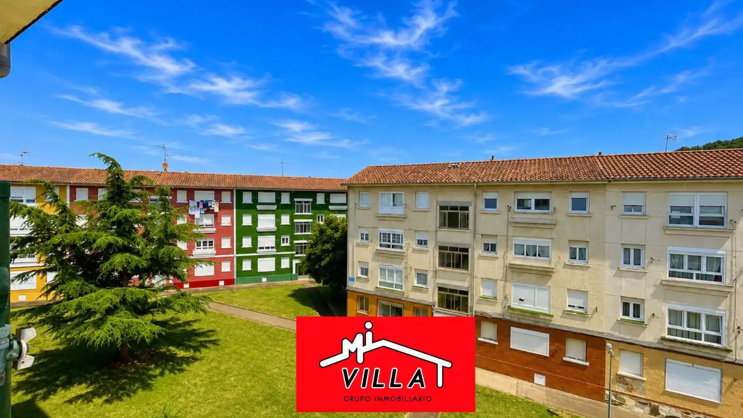 Vista exterior de Piso en venta en Laredo