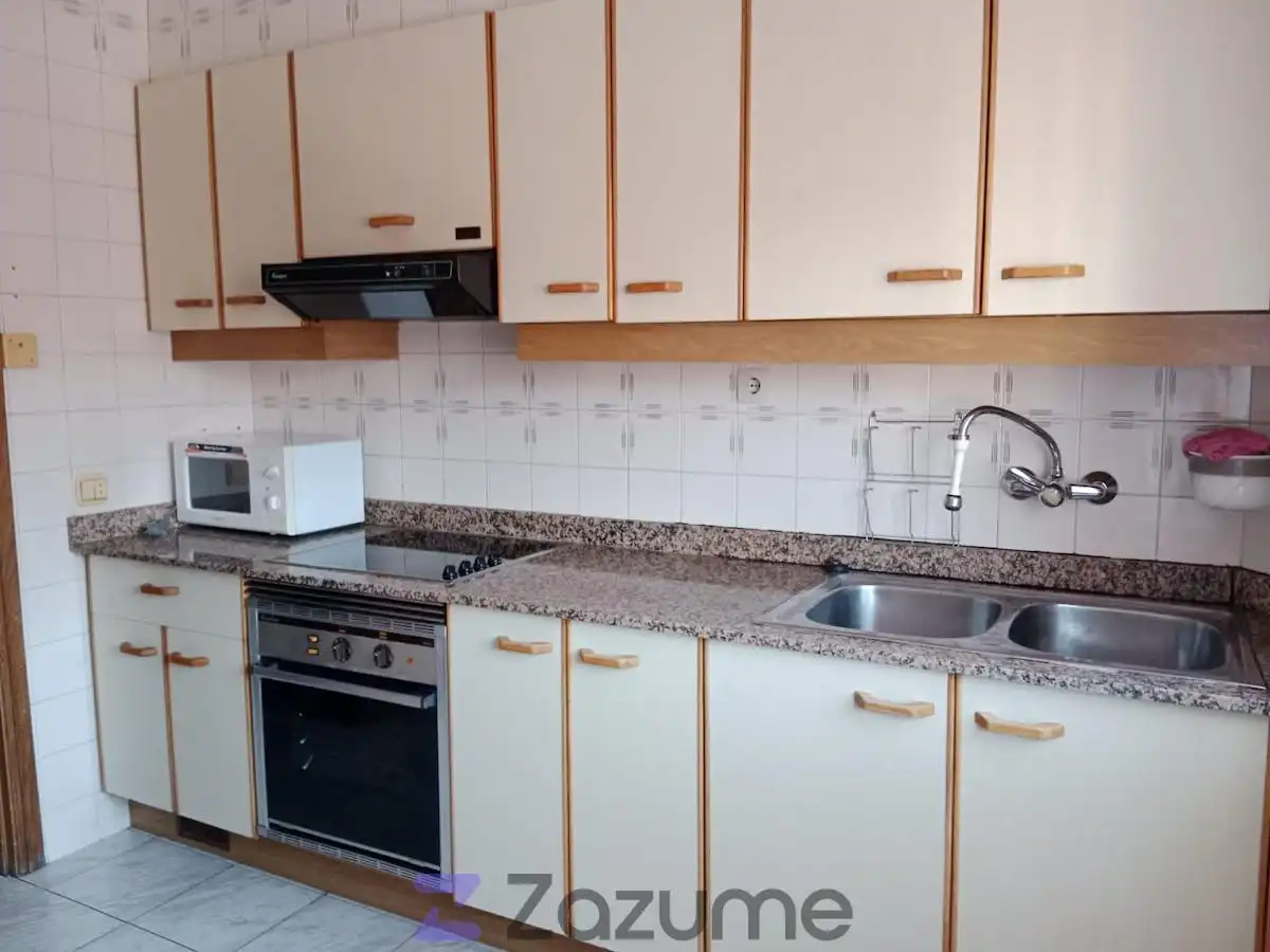 Cocina de Piso de alquiler en Siero con Aire acondicionado, Calefacción y Trastero