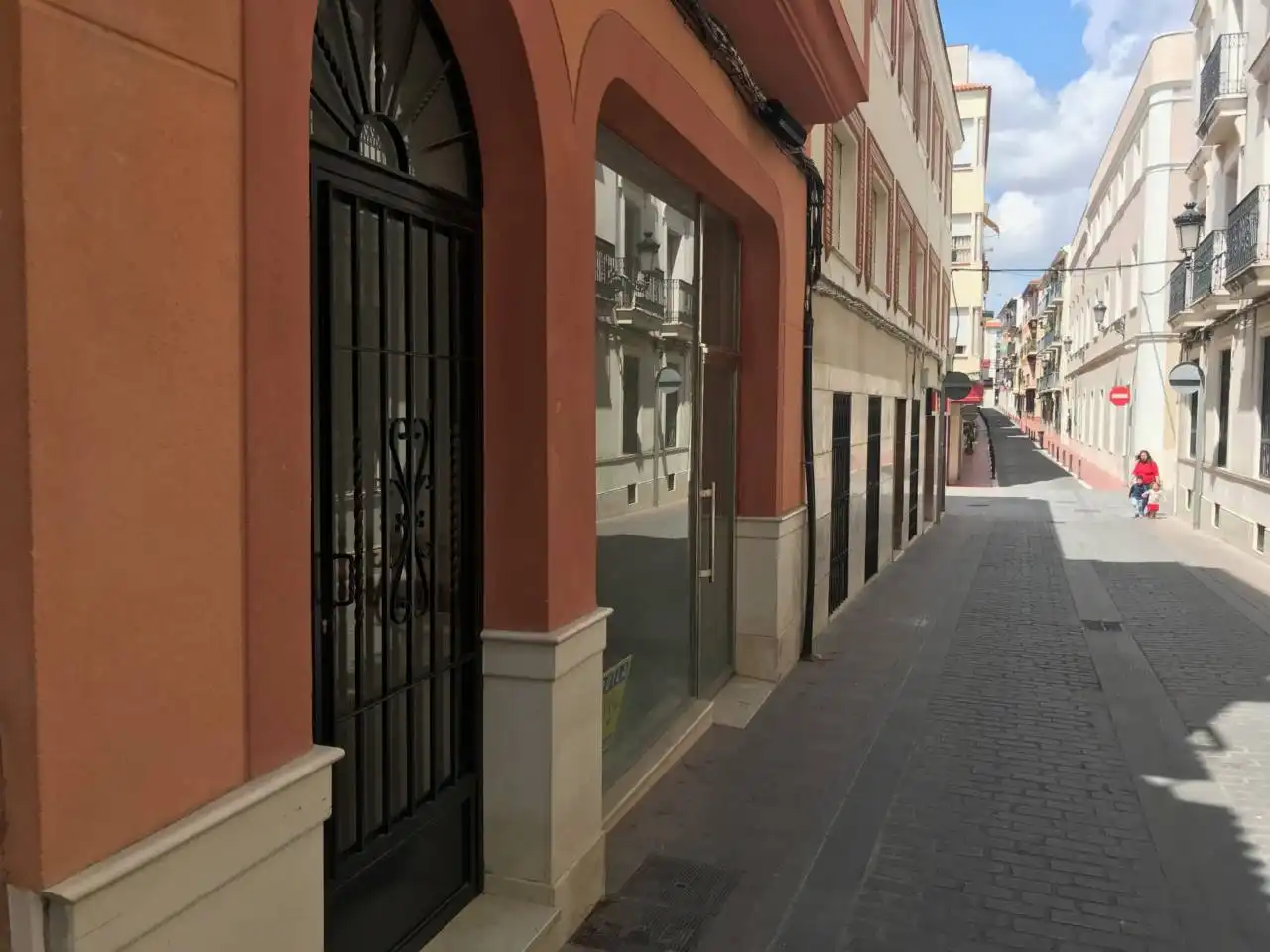 Locale commerciale in affitto a Calle Alonso Ucles