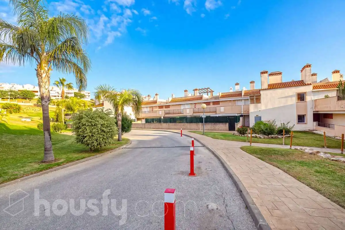 Exterior view of Flat for sale in Doña Julia Golf